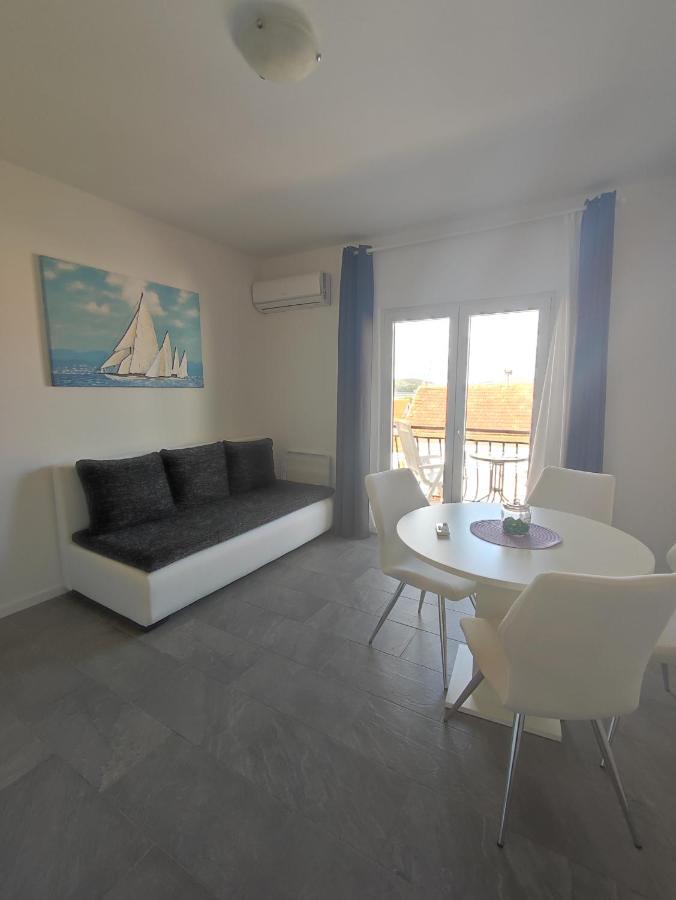 Apartman Providenca - Trogir - Close To Beach Exterior foto